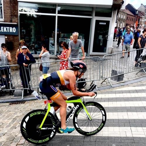 Handgemaakte Wielen Sara Van De Vel Triatlon Handgespaakte Wielen In België SWS Wheels Service Center DT Swiss